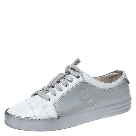 white rubber cc sneakers chanel